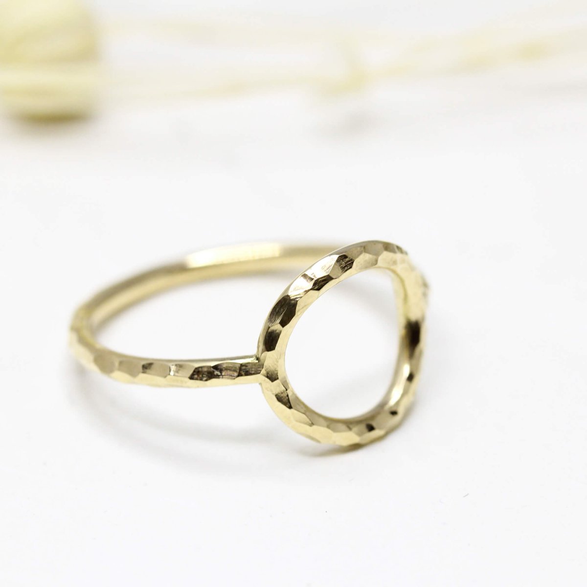 Bague Cercle en or jaune 18 carats Fairmined.