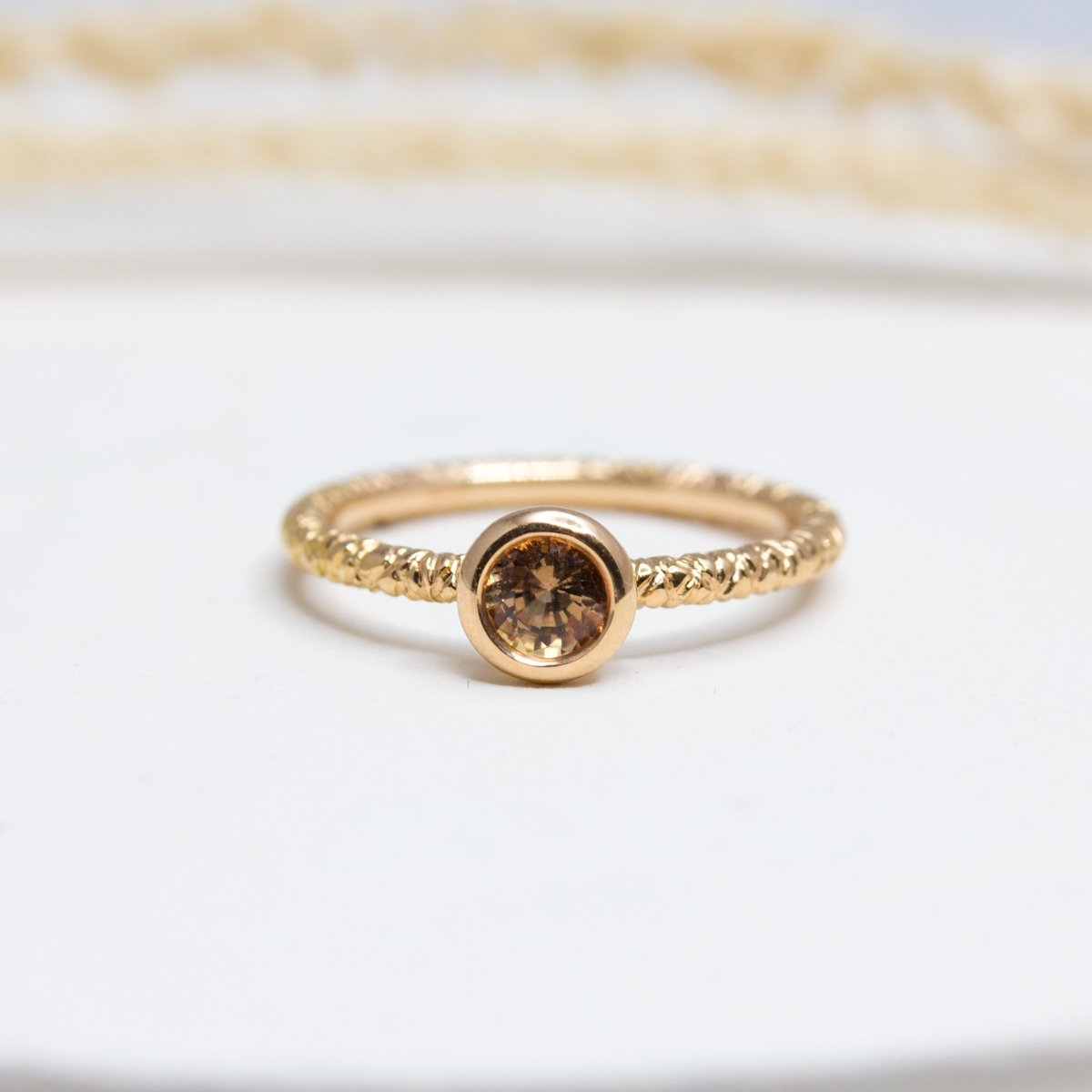 Bague naissance or rouge Ayamé saphir orange artisanale Paris