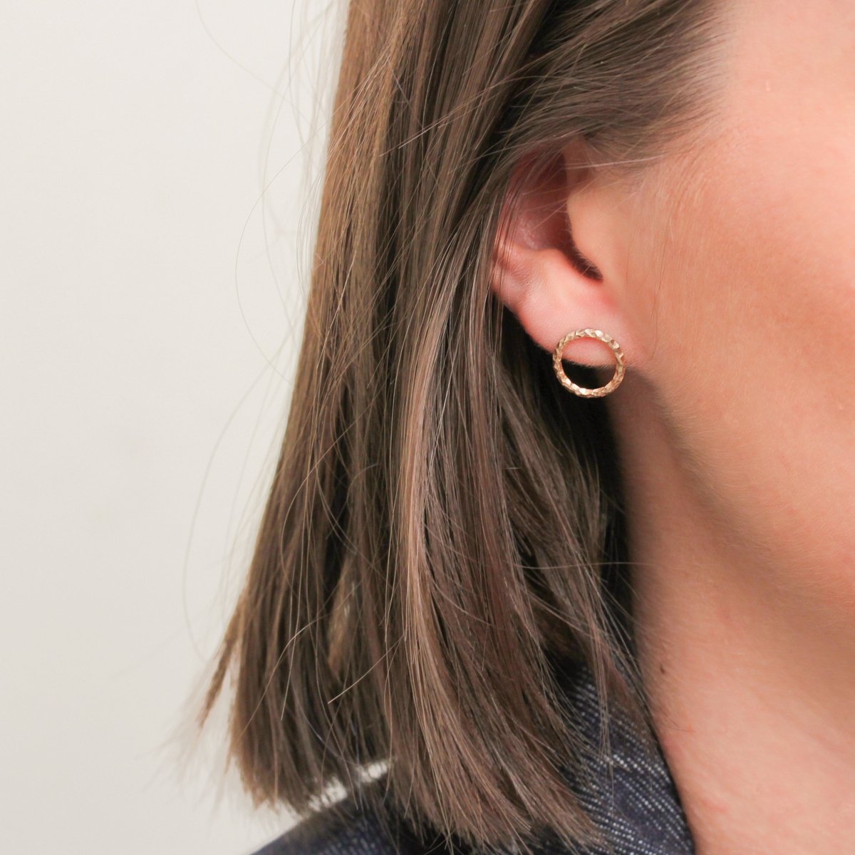 Boucles d'oreille Cercle Sarita réalisées en or rouge 18 carats Fairmined à Paris