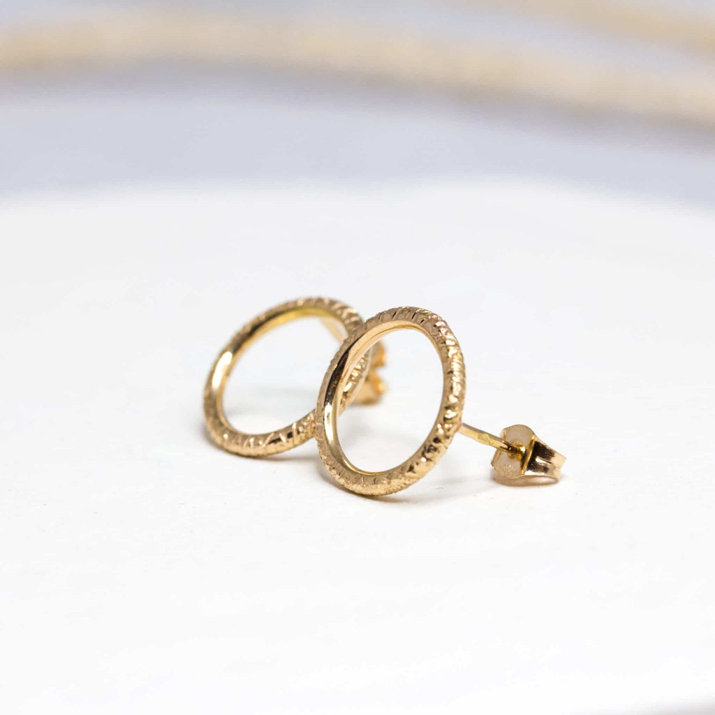 Boucles d'oreille Cercle Rosa façonnées en or rouge 18 carats Fairmined à Paris