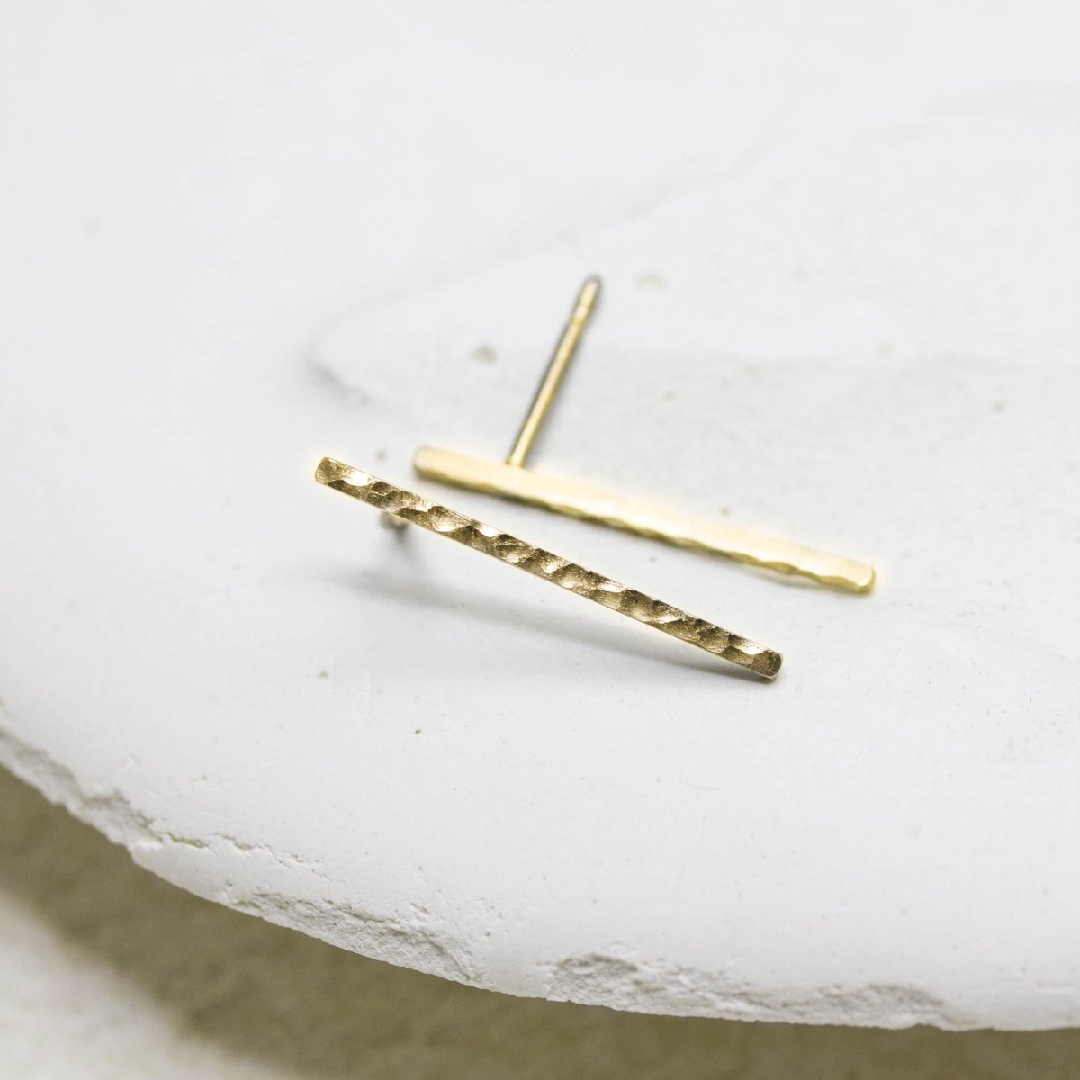 Boucles d'oreille en or jaune 18 carats Fairmined. Joaillerie artisanale et française.