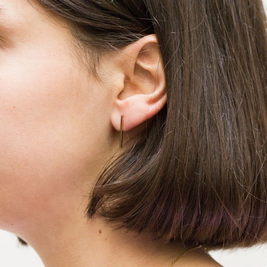 Boucles d'oreille en or 18 carats Fairmined. Fabrication éthique et artisanale à Paris.