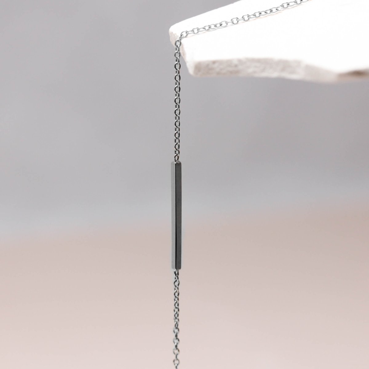 Bracelet original en or gris palladié 18 carats.