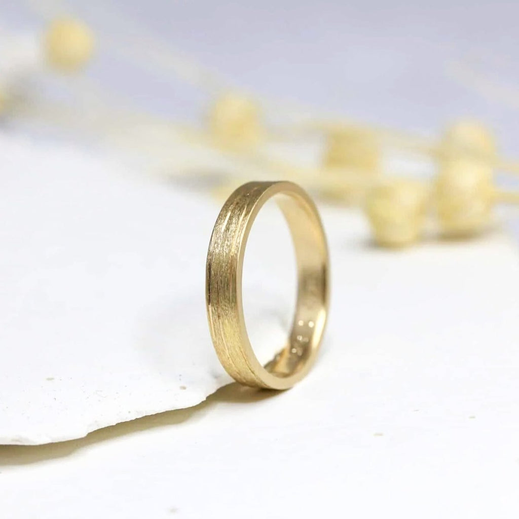Alliance Casildée - ruban 3 mm réalisée en or jaune 18 carats Fairmined à Paris