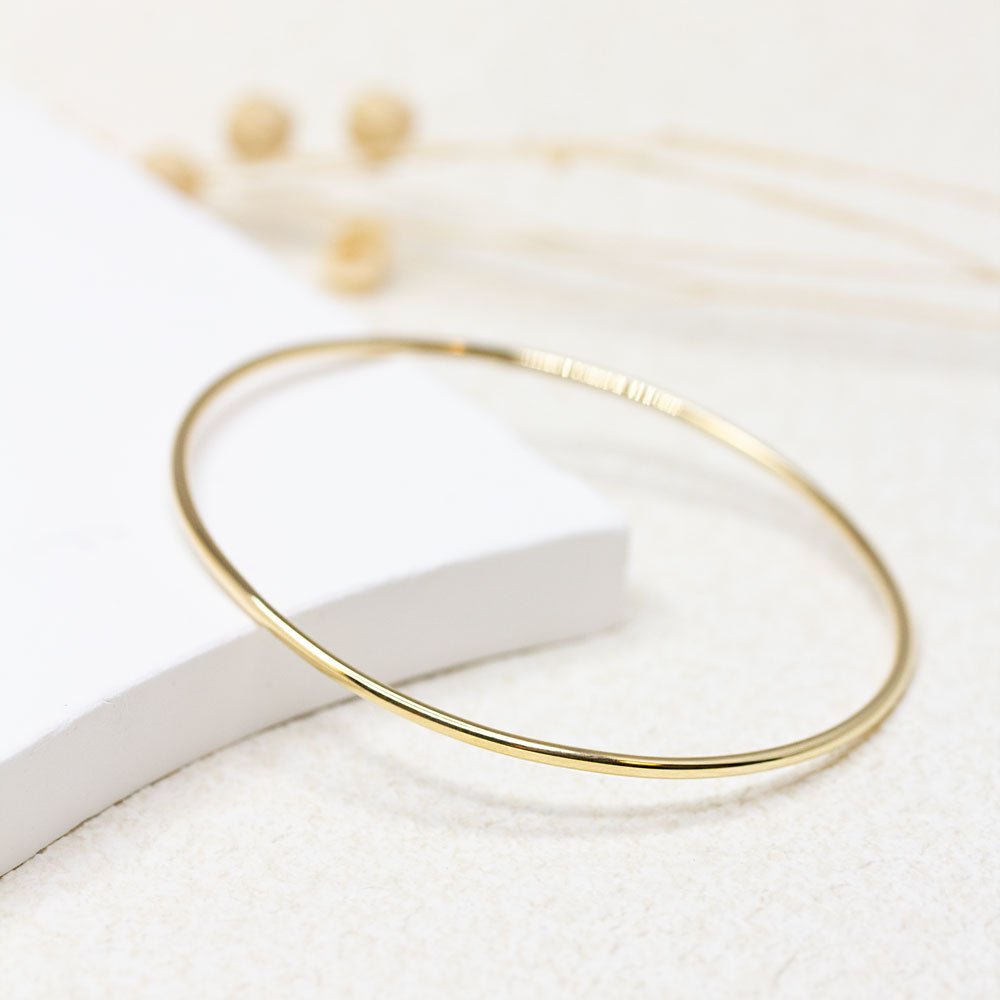 Bijou travaillé dans une joaillerie artisanale de luxe.