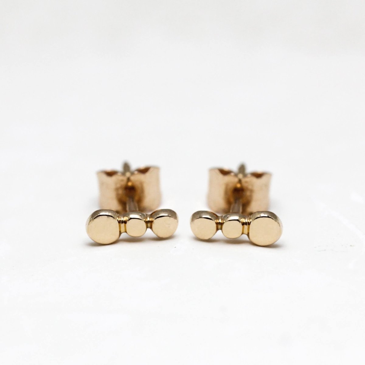 Puces d'oreille en or rose 18 carats Fairmined. Joaillerie artisanale et éthique